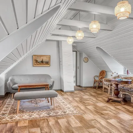 Mollehusets Main House For 10 People * Blokhus